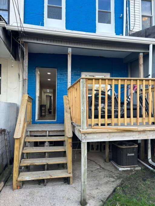 Blue House In Hampden Apartment *